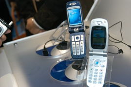 2004年通信展 華為展示創(chuàng)新手機(jī)與通訊技術(shù)開(kāi)發(fā)成果